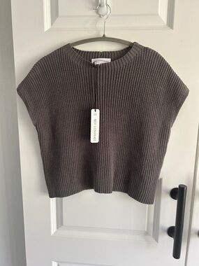 Anthro Self Contrast Chunky soft Knit Sleeveless Sweater Vest - gray size small